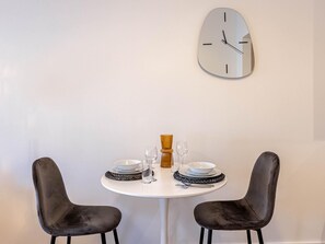 Apartment | Dining
