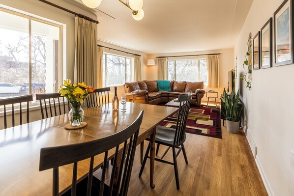 Dining - Sunny, quiet house - easy access to downtown, Red Rocks, and mountains. (Lakewood)