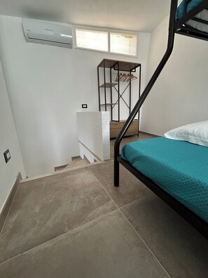 Quadruple Room | Wardrobe
