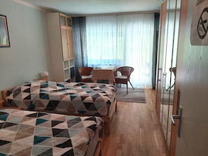 1 bedroom, desk, iron/ironing board, free WiFi