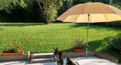 5 Minuten von Frankfurt, Ruhige Ferienwohnung/ Monteurzimmer mit Terrasse