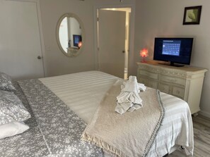 1 bedroom, iron/ironing board, WiFi, bed sheets - New Apartment near Disney (Kissimmee)