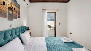 2 bedrooms, soundproofing, WiFi, bed sheets