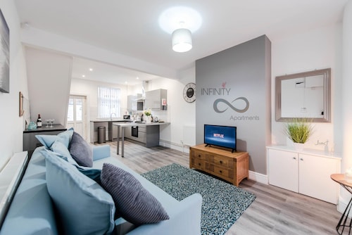 Liverpool Harrow Road Sleeps 6- Infinity Apartment