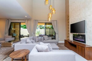 3 bedrooms - Luxury 3bdr House Near Disney (Kissimmee)