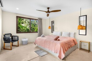 6 dormitoris, planxa i posts de planxar, wifi i roba de llit 