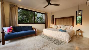 6 slaapkamers, een strijkplank/strijkijzer, wifi, beddengoed