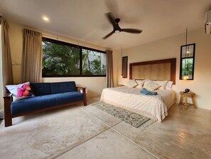 6 slaapkamers, een strijkplank/strijkijzer, wifi, beddengoed