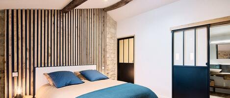 1 chambre, fer et planche Ă repasser, Wi-Fi, draps fournis