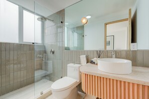 Exclusive Apartment, Balcony, City View | Bathroom | Shower, rainfall showerhead, designer toiletries, hair dryer - Capitalia Antara Polanco (Mexico City)