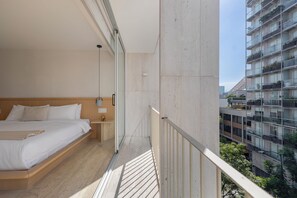 Luxe appartement, balkon, uitzicht op stad | Balkon