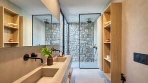 Dusj, hårføner og bidé