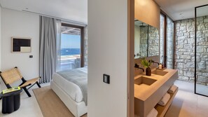 5 soverom, strykejern/-brett, reiseseng for barn og wi-fi (inkludert)