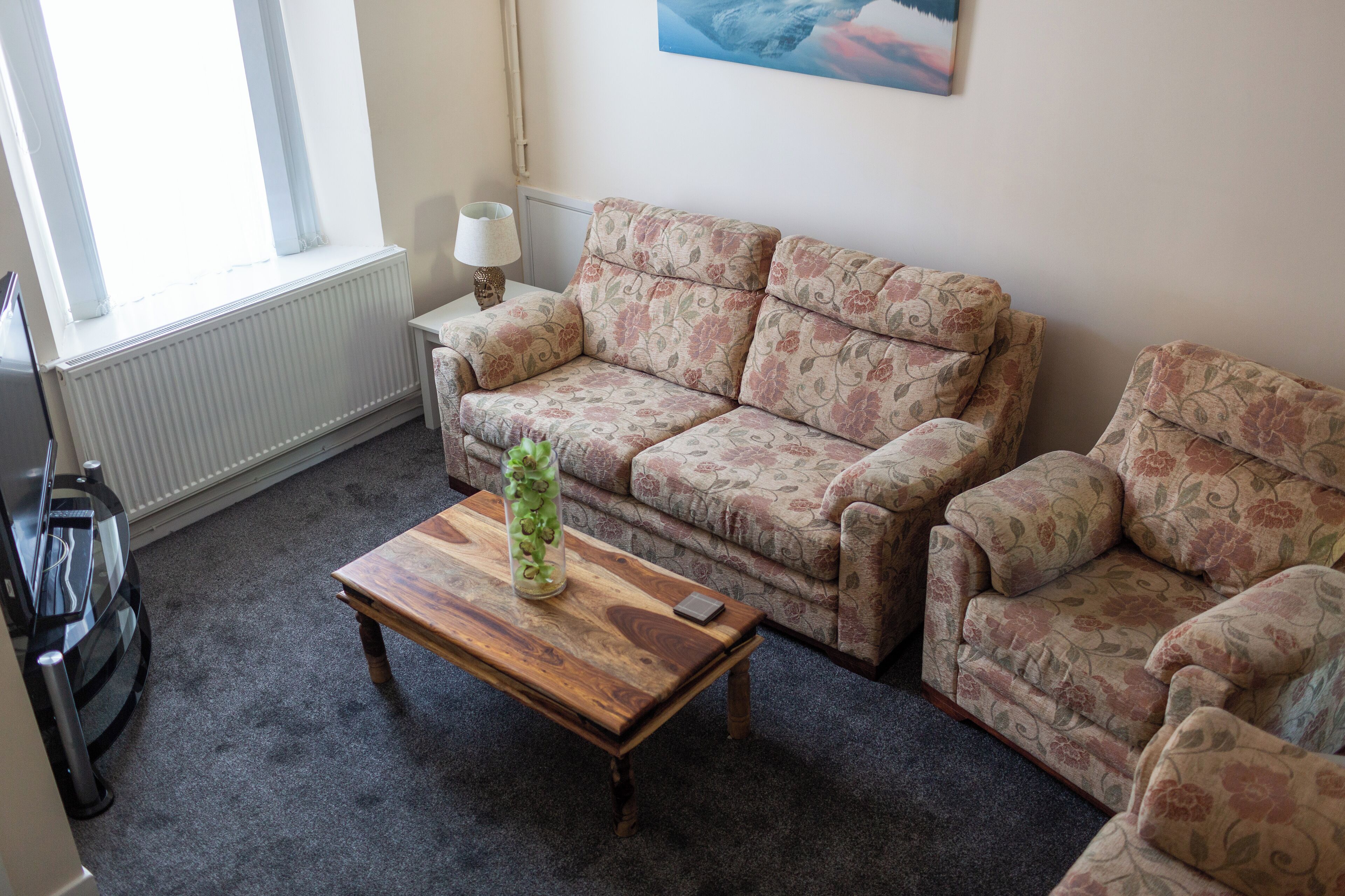 Superior House, 3 Bedrooms | Living area | 36-inch flat-screen TV with cable channels