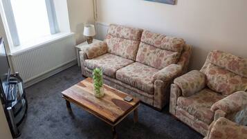 Superior House, 3 Bedrooms | Living area | 36-inch flat-screen TV with cable channels