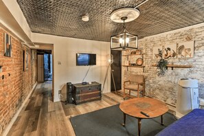 Interior - Legal historic home 7 min train to NYC with yard (Jersey City)