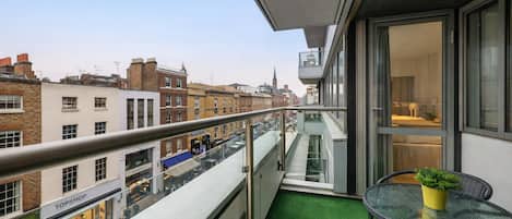 Leilighet – deluxe, 2 soverom | Balkong