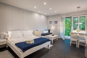 1 bedroom, iron/ironing board, travel cot, free WiFi - Apartmaji Koman, Bled - Studio - Loved by Honeymooners! (Bled)