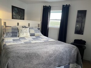 3 chambres, bureau, Wi-Fi gratuit, draps fournis