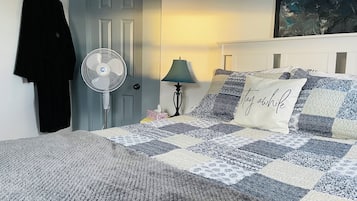 3 bedrooms, desk, free WiFi, bed sheets