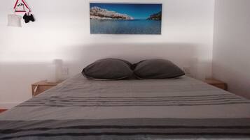 1 chambre, fer et planche à repasser, Wi-Fi, draps fournis