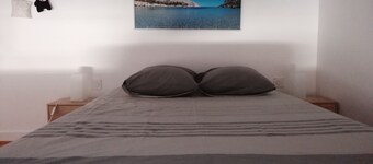 Studio Avec Terrasse et Piscine