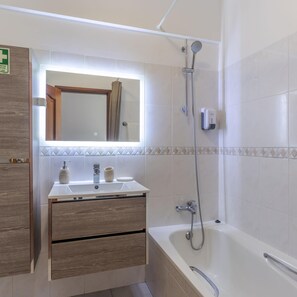 House | 1 bedroom, desk, soundproofing, iron/ironing board - Apartamento Estrela Azul (Santa Cruz)