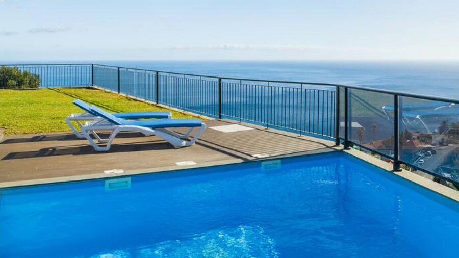 Casa Mozart II 15B in Estreito da Calheta