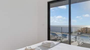 Villa | 3 bedrooms, soundproofing, iron/ironing board, Internet