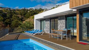 Villa | 3 camere, insonorizzazione, ferro/asse da stiro, Internet