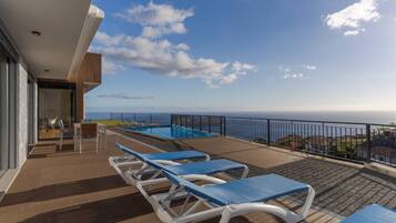 Villa | 3 bedrooms, soundproofing, iron/ironing board, Internet