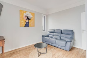 House | 2 bedrooms, soundproofing, Internet