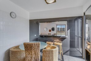 Apartment | Desk, iron/ironing board, Internet