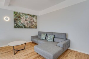 Apartment | 2 bedrooms, soundproofing, Internet