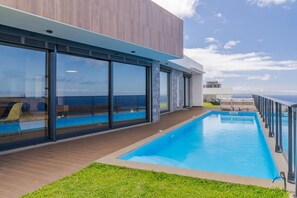 Villa | 2 bedrooms, soundproofing, iron/ironing board, Internet - Casa Mozart I in Estreito da Calheta (Calheta)