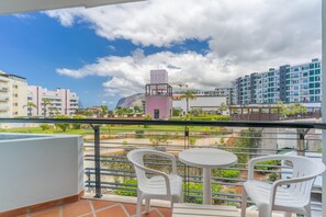 1 bedroom, Internet - Forum Apartment 5th Floor Two Balconies (Funchal)