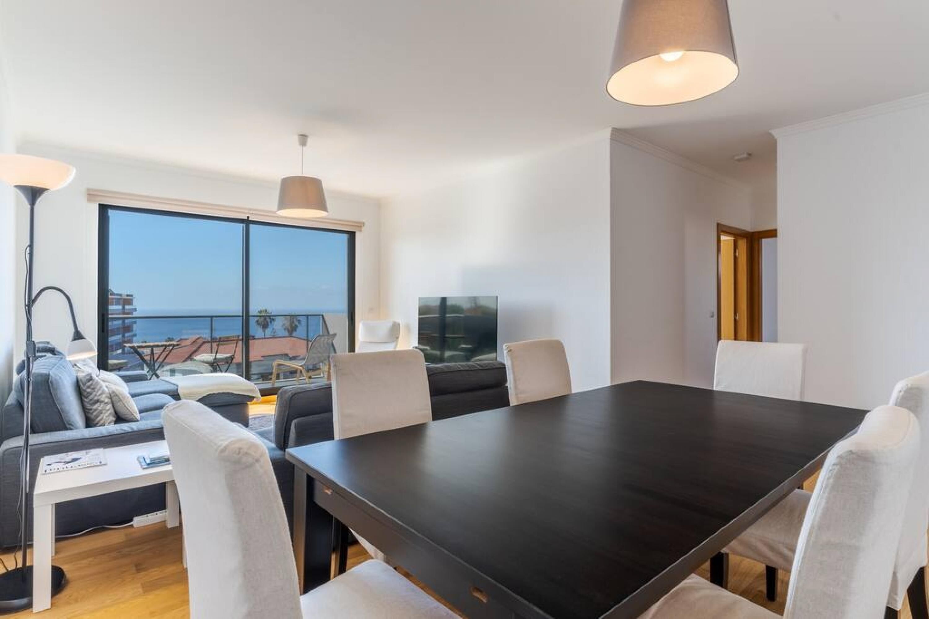 Departamento | 3 habitaciones, insonorización y tabla de planchar con plancha 