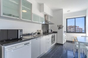 Apartment | 3 bedrooms, soundproofing, iron/ironing board, Internet - Jardins do Oceano in Cani o (Santa Cruz)