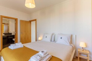 Apartment | 3 bedrooms, soundproofing, iron/ironing board, Internet - Jardins do Oceano in Cani o (Santa Cruz)