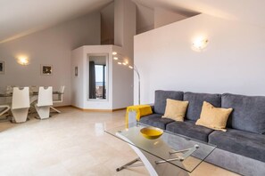 2 عدّة غرف نوم وخدمة الإنترنت