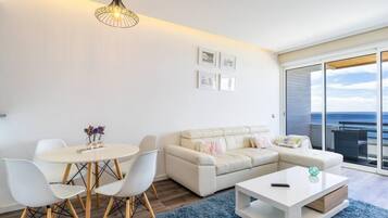 Apartment, Smoking | 1 bedroom, Internet