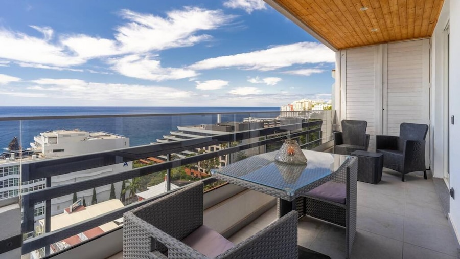 Monumental Apartment 610 Balcony Sea View