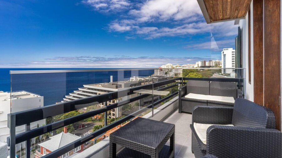 Monumental Apartment 712 Balcony Sea View