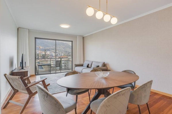 Maison | 3 chambres, système d’insonorisation, fer et planche à repasser