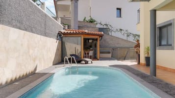 House | 3 bedrooms, soundproofing, iron/ironing board