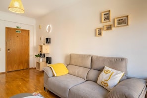 House | 1 bedroom, desk, soundproofing, iron/ironing board - Apartment Eldomar 6AA (Funchal)
