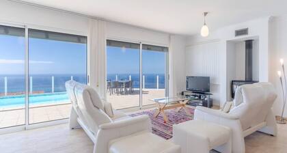 Villa Eldomar 61 in Estreito da Calheta