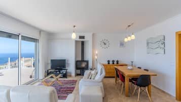 3 habitaciones, escritorio y sistema de insonorización