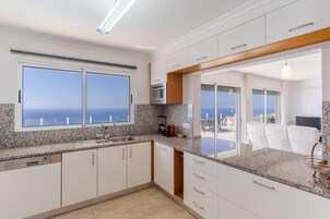 Villa | 3 bedrooms, desk, soundproofing, iron/ironing board