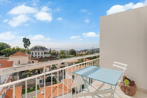 House | 4 bedrooms, soundproofing, iron/ironing board, Internet